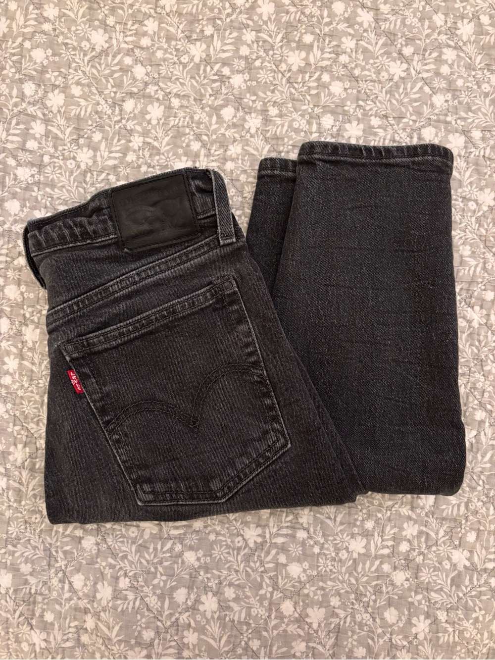 Levi's High-Rise Black Women's Jeans